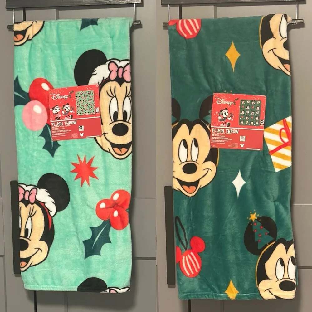 2x Disney Mickey + Minnie Christmas Plush Throw Blanket Set 50x60 Green cozy